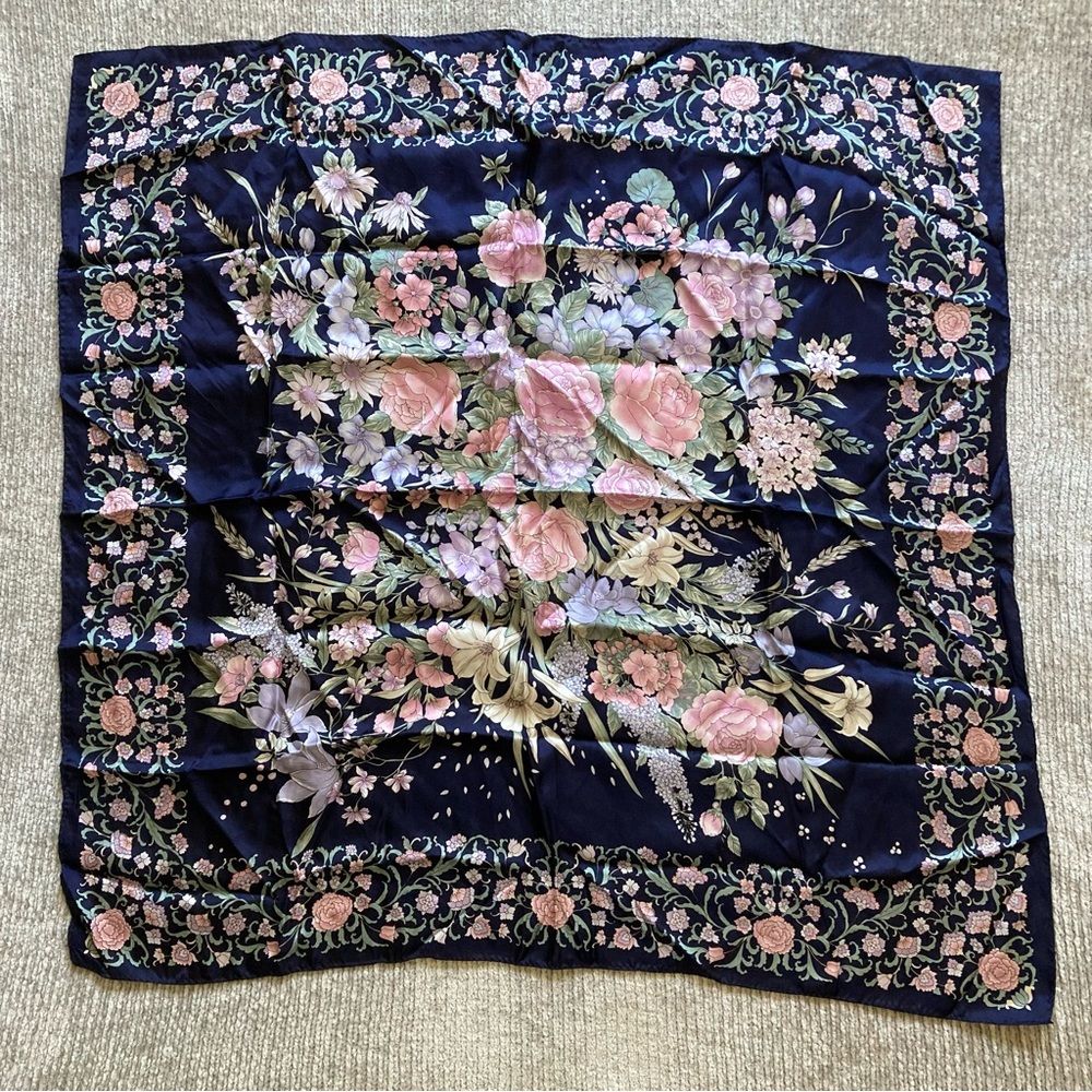 Vintage Navy Floral Print Square Scarf 36” Romantic‎ Cottagecore Gardencore